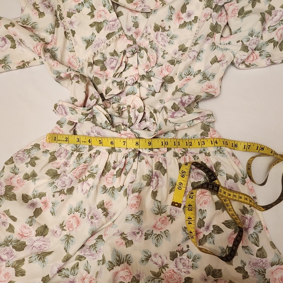 Vintage Floral Cottagecore Romper - Picture 12 of 12